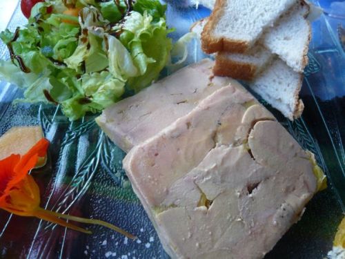 Foie gras en Neuville-Day